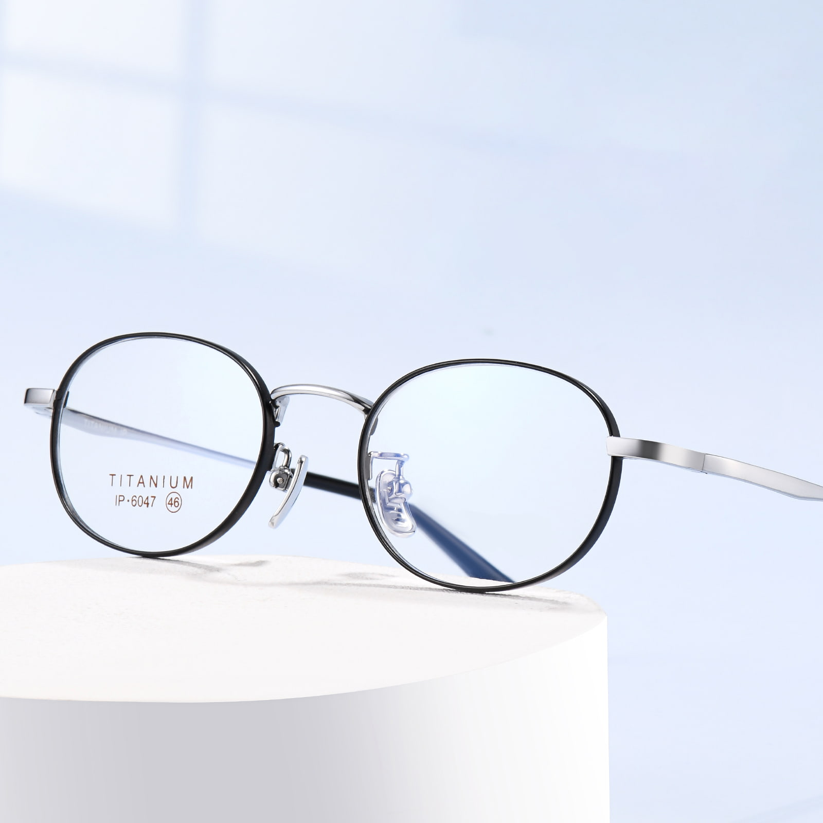 6047 Lata Rimmed Exquisite Non Allergenic Pure Titanium Vitri