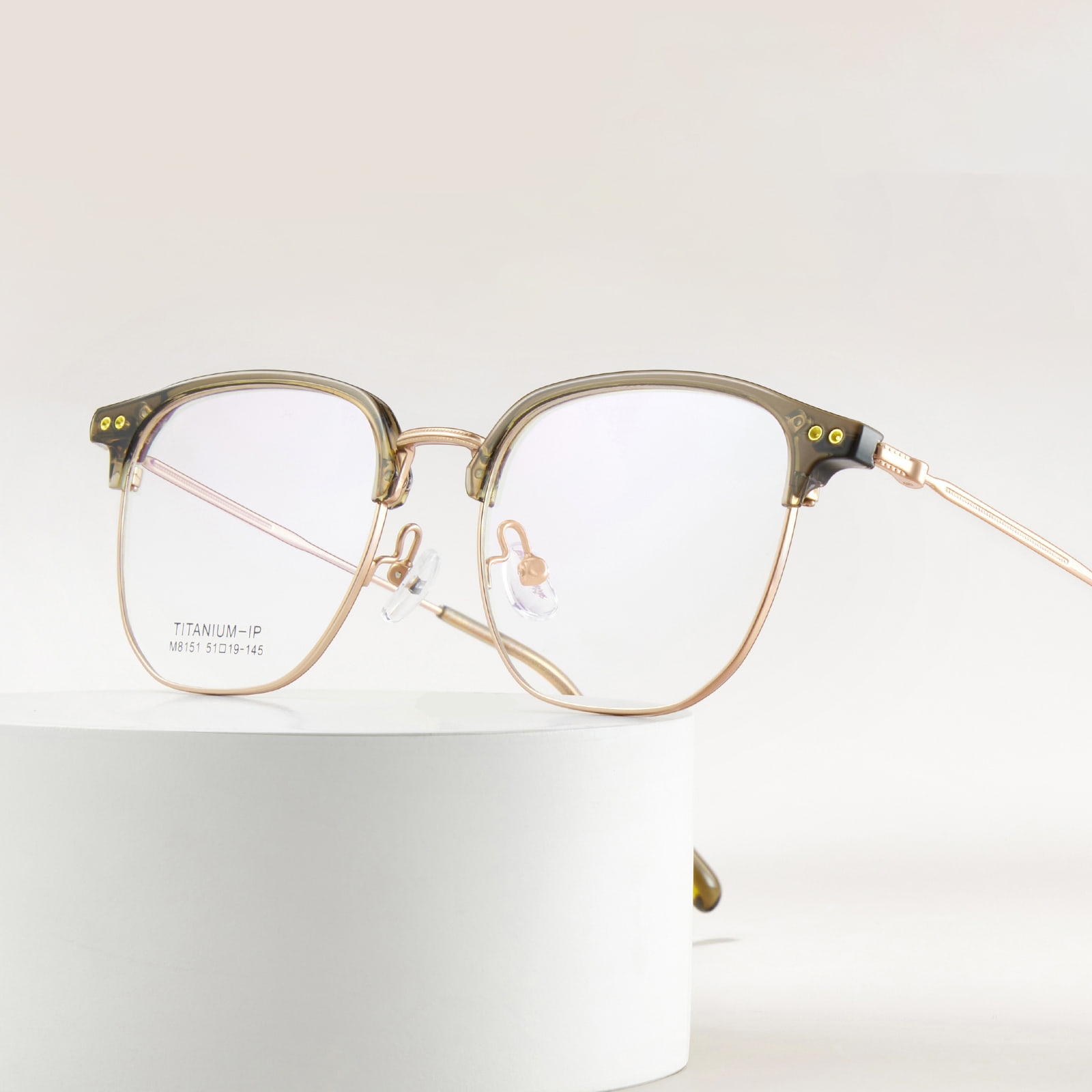 M8151 Quadratus Circulus β Titanium Glasses