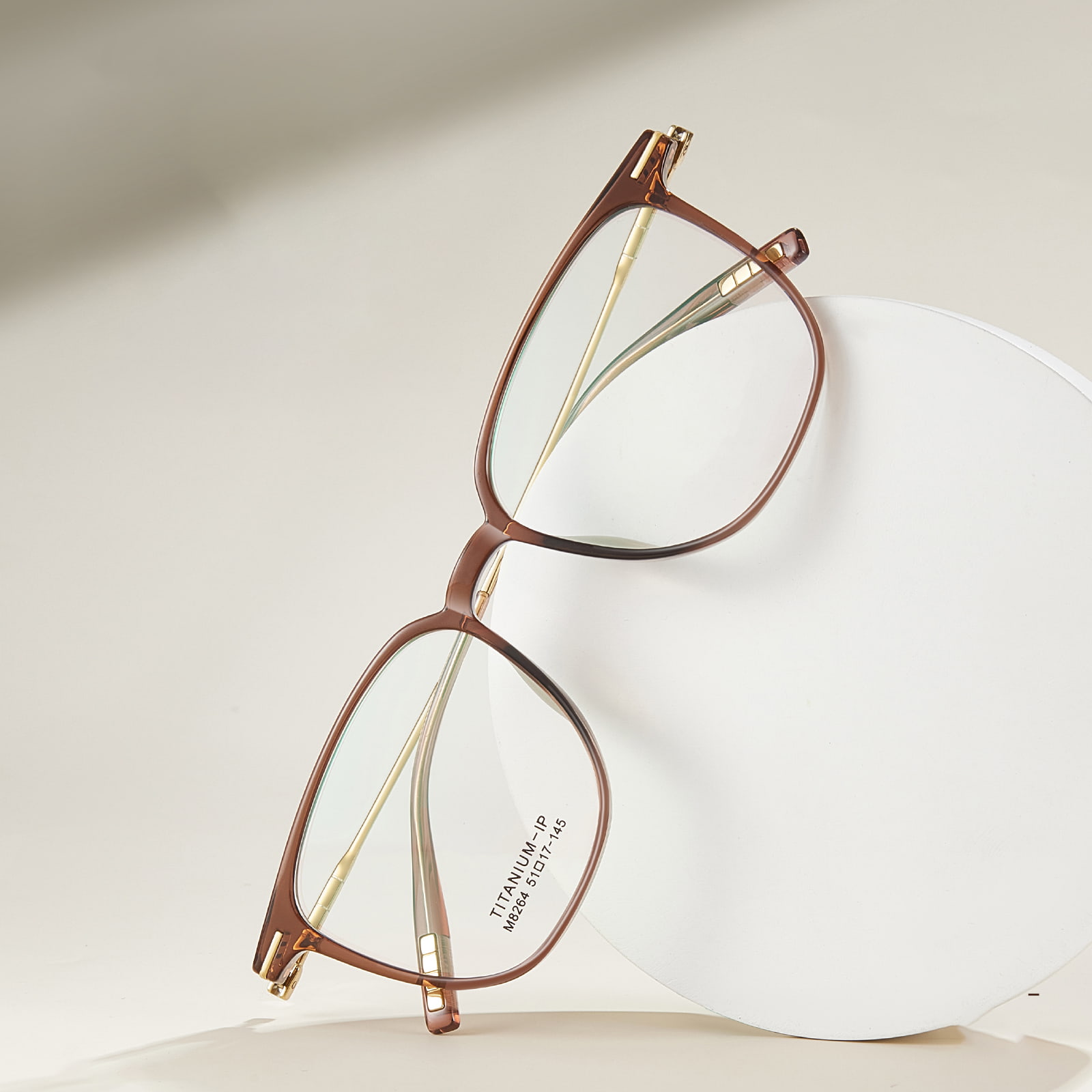 M8264 Leve et Durabile Bamboo β Titanium Vitra