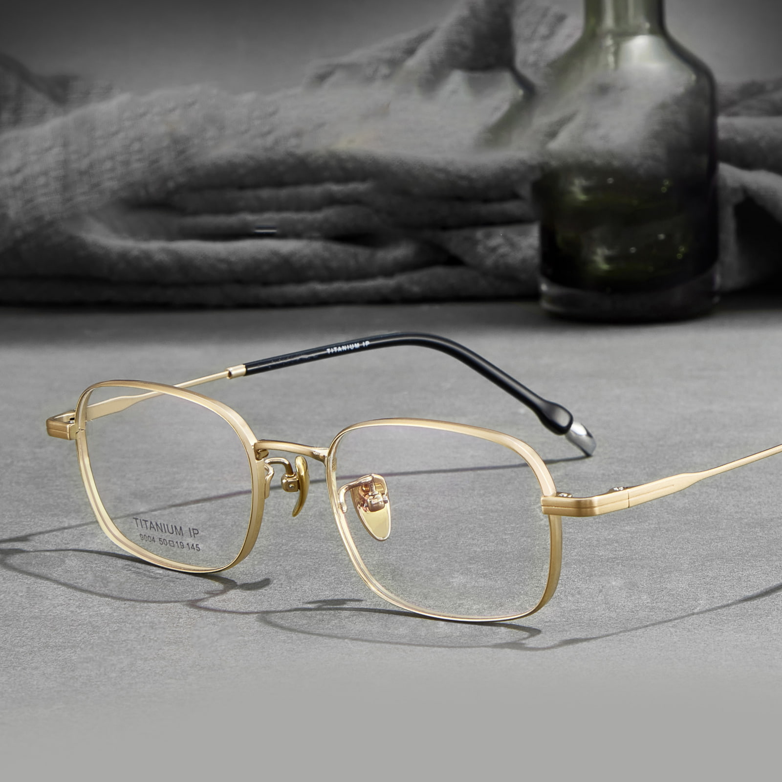 9004 Wide-Rimmed Non-Slip Pure Titanium Vitra