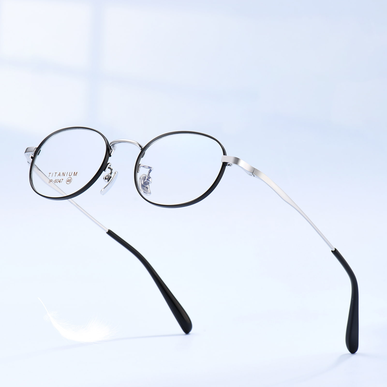 6047 Lata Rimmed Exquisite Non Allergenic Pure Titanium Vitri