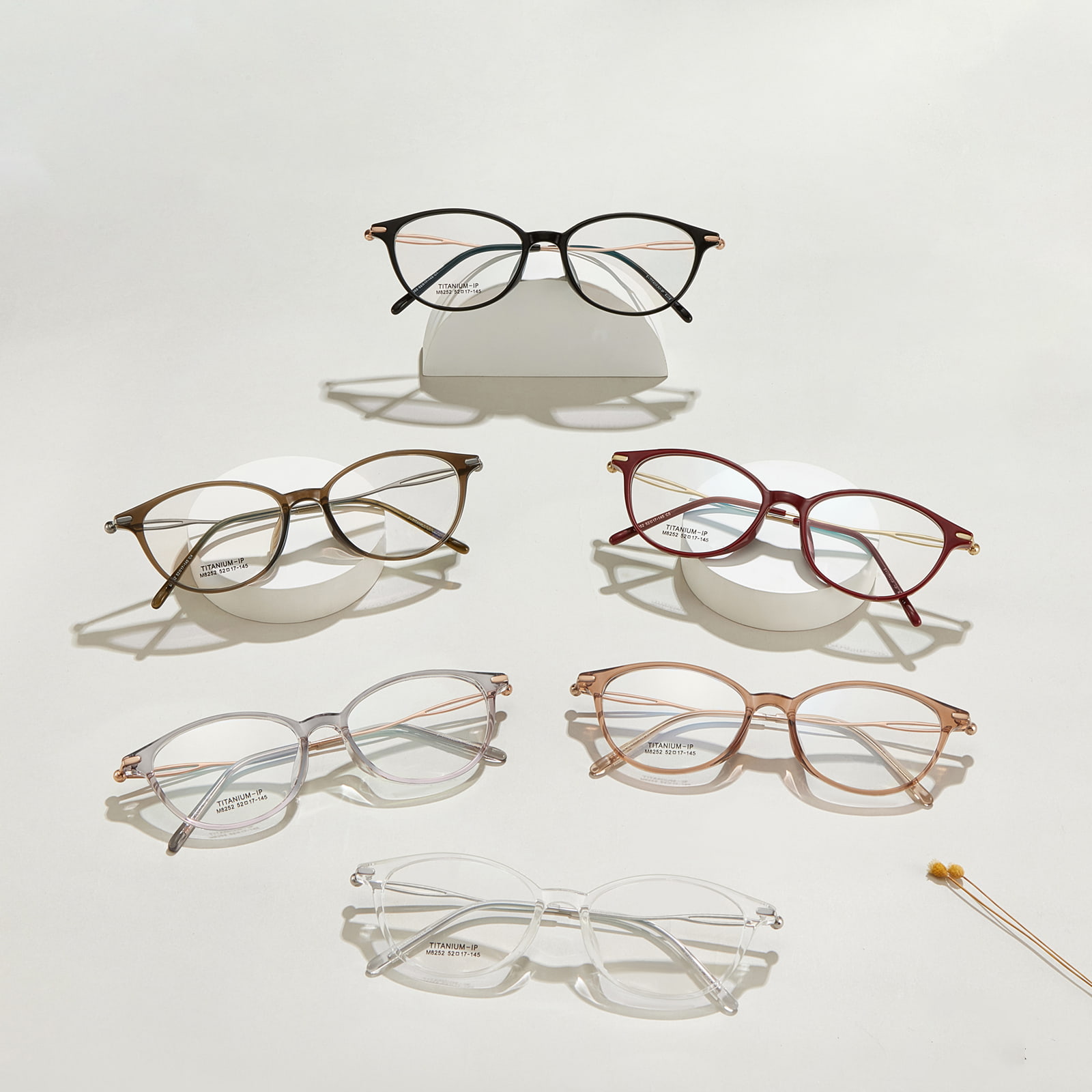 M8252 Ultra-Tough Titanium Crura cava β Titanium Glasses