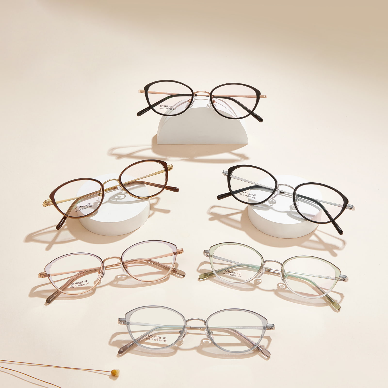 M6212 Wide-Rimmed Curve Mollis β Titanium Glasses