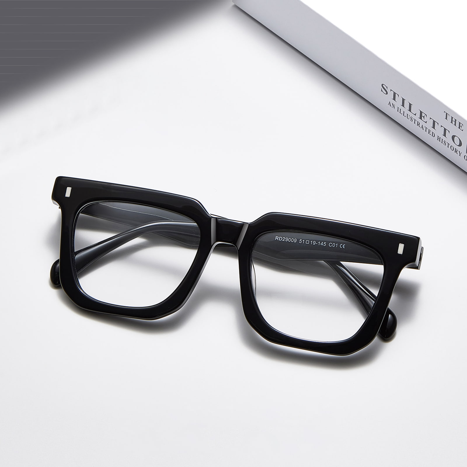 RD29009 Bold Square Frame Testudo Textured Acetate Vitra