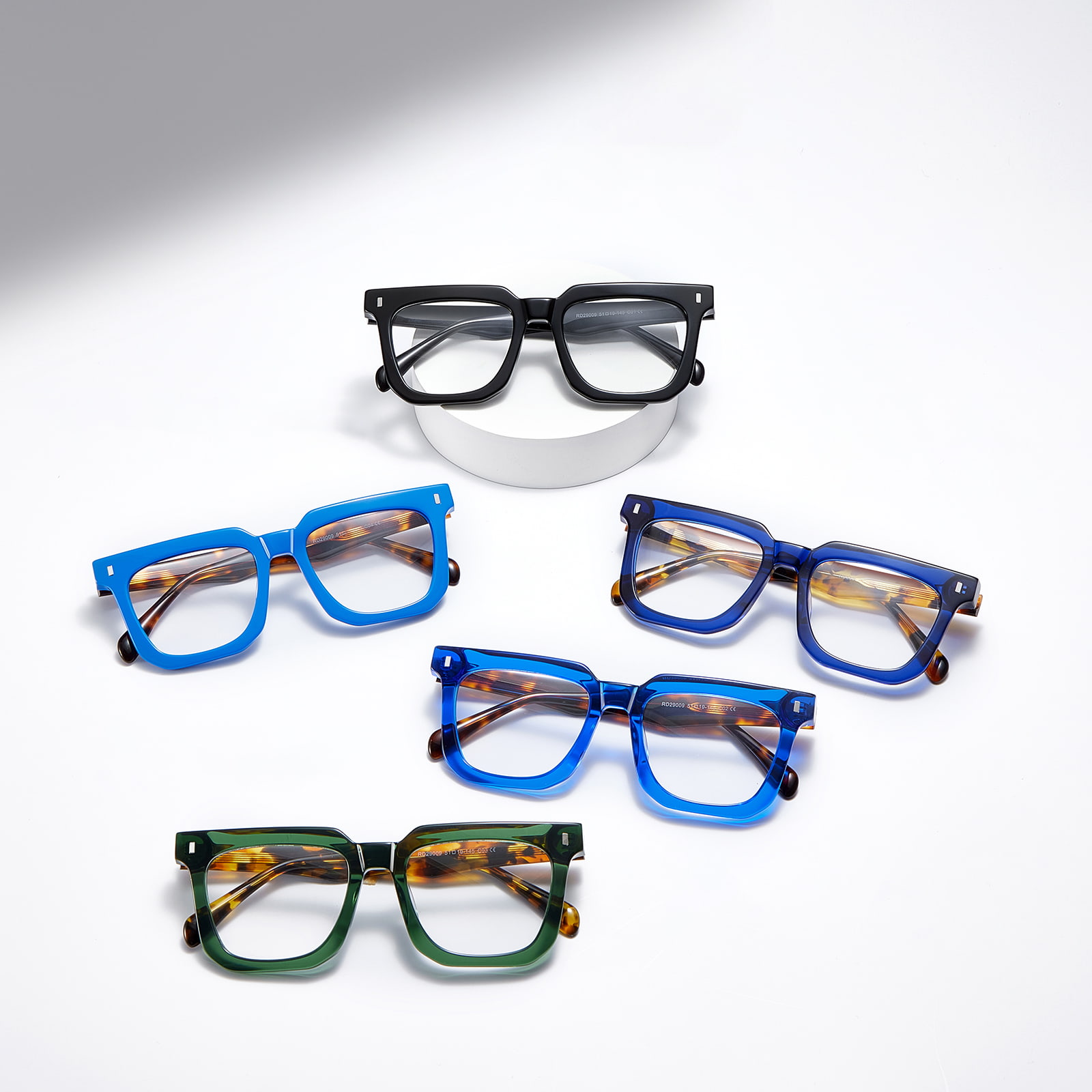 RD29009 Bold Square Frame Testudo Textured Acetate Vitra